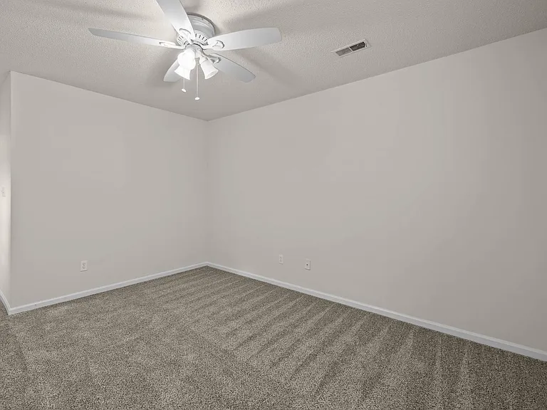 9024 Saint Thomas Ln — Photo 15