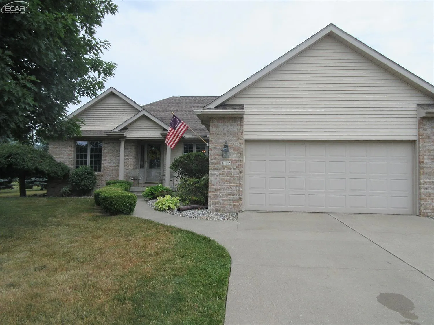 4177 Red Oak Ln photo 1