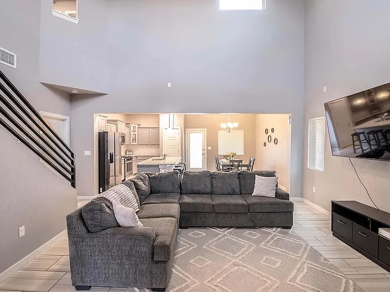 13713 Olney Ave — Photo 8