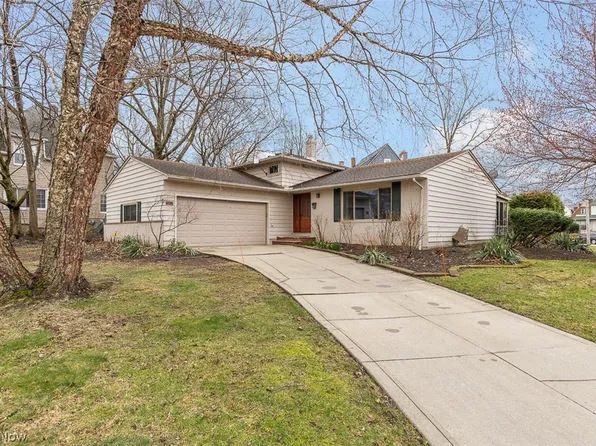 2990 Hampton Rd, Cleveland, OH 44120