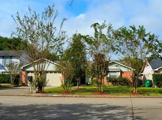 13915 Kensington Pl, Houston, TX 77034