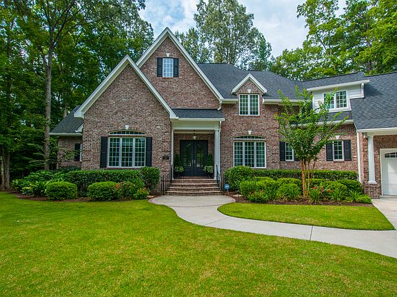 3rd image of 241 Glenforest Ct