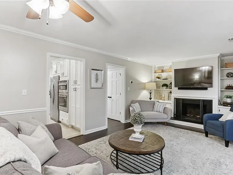 1601 Executive Park Ln — Photo 5