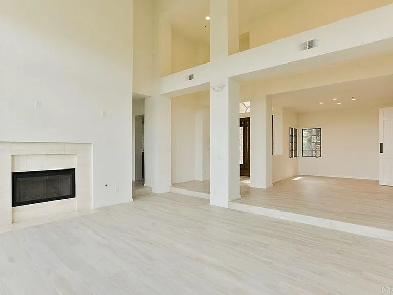 5252 Caminito Providencia — Photo 4