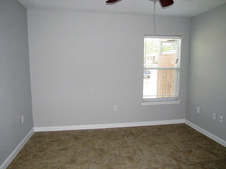 Capewood Apartments — Photo 33