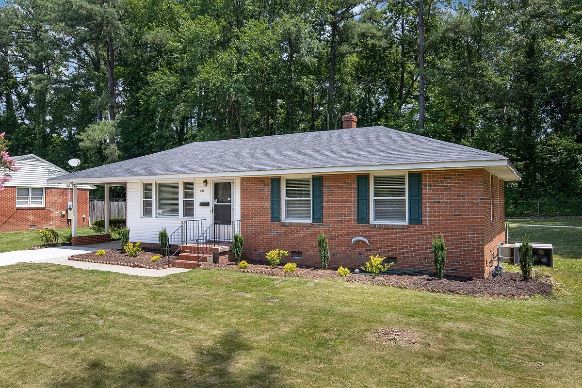 Building Photo - 423 Glenbrook Dr