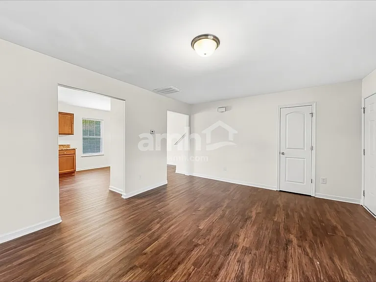 1325 Vernon Mill Rd — Photo 7