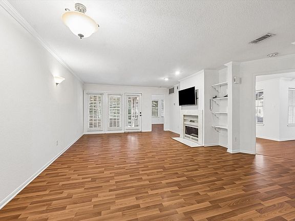 4th image of 2425 Holly Hall St APT 143