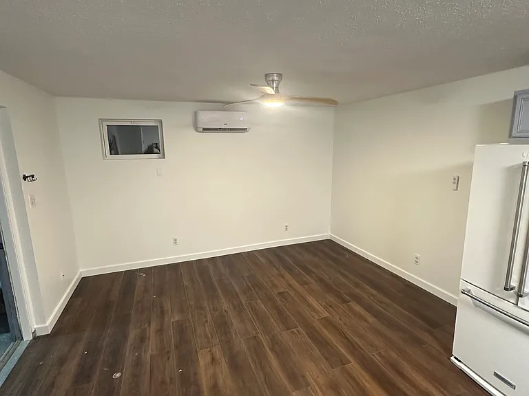 1015 Fox Hunter Rd #B — Photo 6