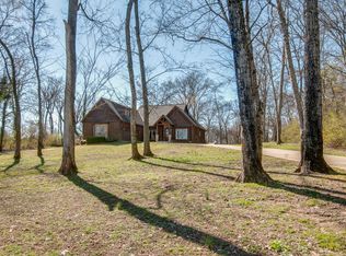 1424 Neelys Bend Rd, Madison, TN 37115
