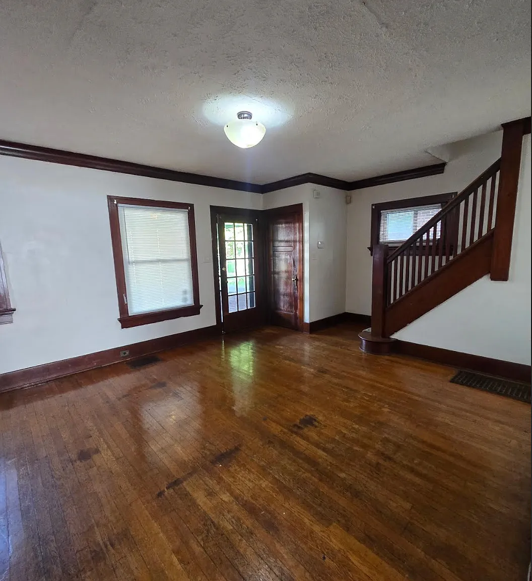 1118 Grafton Avenue - 1120 — Photo 4