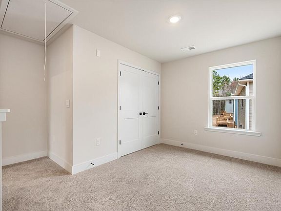 5th image of 207 Laney Dr