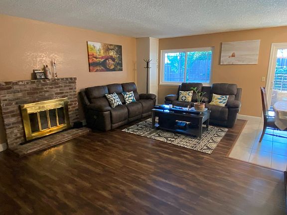 4th image of 2559 Pemberton Ct