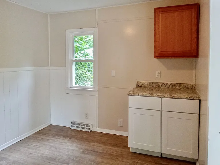 445 Coral Ave — Photo 7