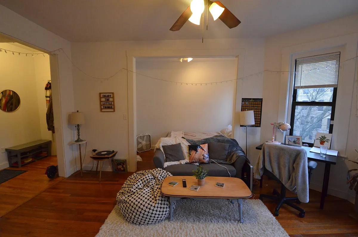 Building Photo - 69 Gainsborough St #8