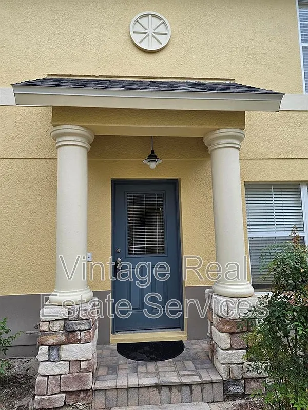 3 bed, 2.5 bath, 1408 sqft, $1,950 — Photo 1