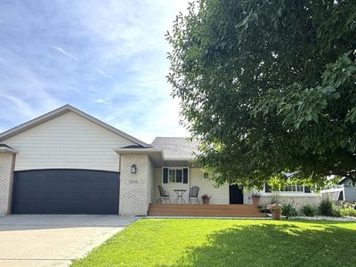 604 Eagle Ave, Harrisburg, SD, 57032