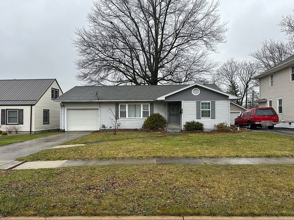 1st image of 830 S Myrtle Ave