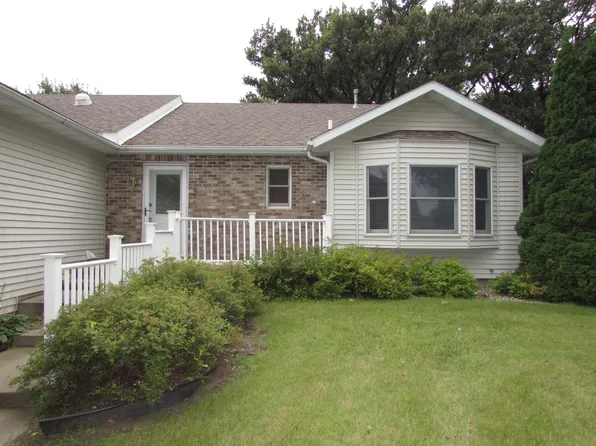 1600 S Prairie Ave, Fairmont, MN 56031