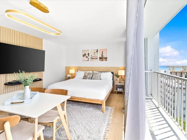 2427 Kuhio Ave #1205, Honolulu, HI 96815