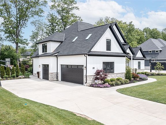 2nd image of 29284 Hampshire Pl