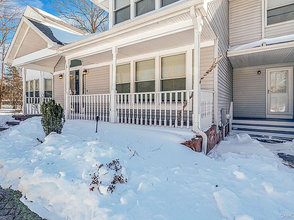 5th image of 1944 Wading River Manor Road