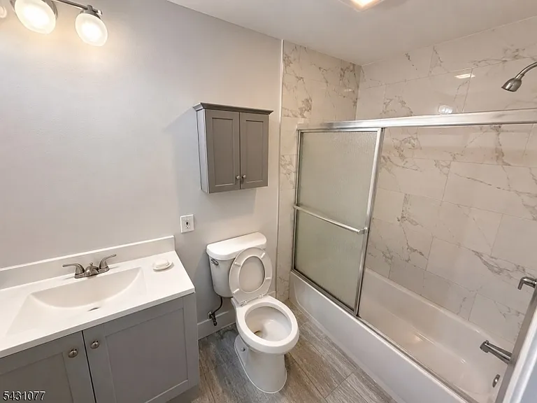 160 Elm St — Photo 4