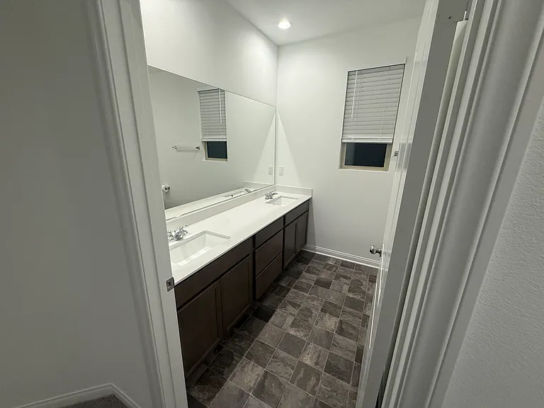 4212 Larchwood Ln — Photo 23