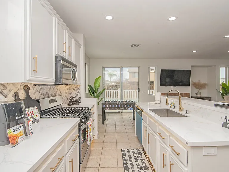 26876 Alta Mira St — Photo 21