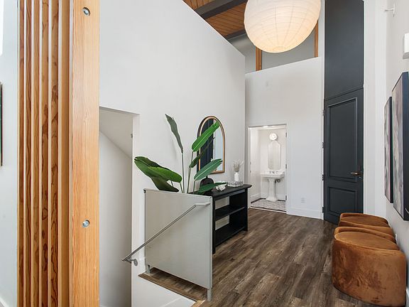 3rd image of 631 Wilshire Blvd #Penthouse 4c