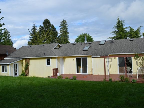2nd image of 1028 103rd Dr SE