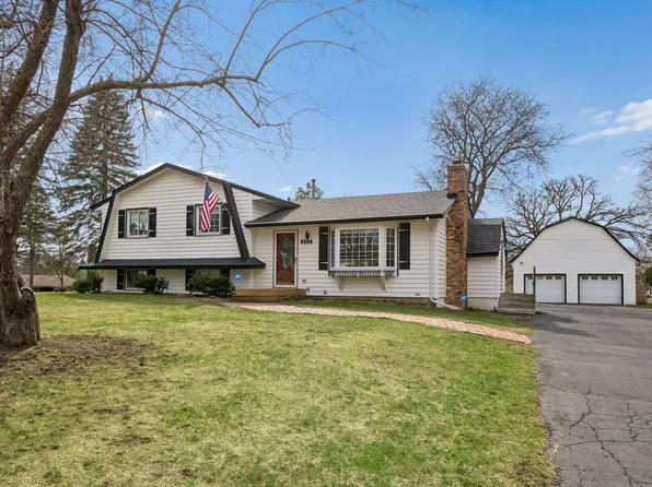 8224 Hillside Dr, Eden Prairie, MN 55347