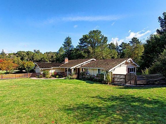 Huge Fenced Front Yard
