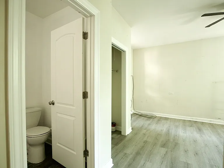 646 W Roscoe St #6H — Photo 17