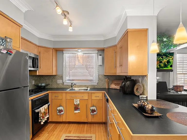 20 Daly St #2F — Photo 4