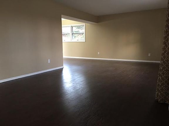 2nd image of 902 W. Lake George Dr