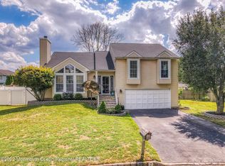 7 Lindner Ln, Howell, NJ 07731