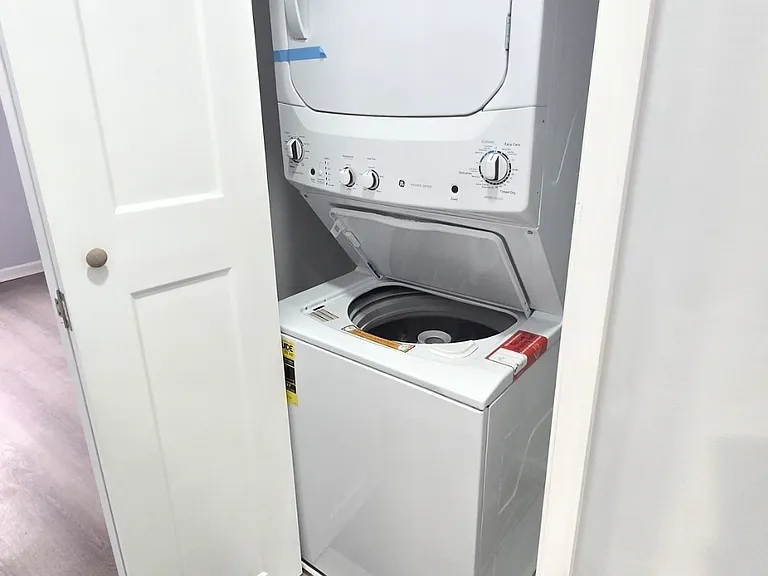 Washer/dryer in unit