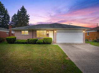 13050 Cloverlawn Dr, Sterling Heights, MI 48312