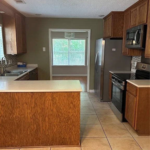 114 Chapel Dr — Photo 5