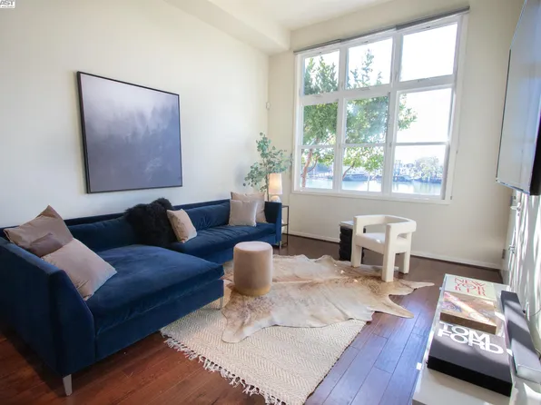 2847 Regatta Dr, Oakland, CA 94601