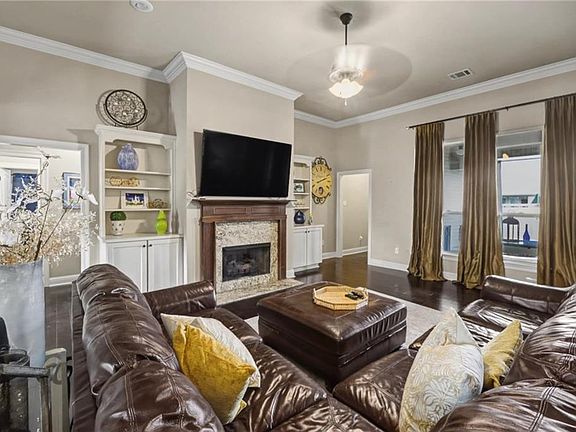5th image of 135 Ashton Parc