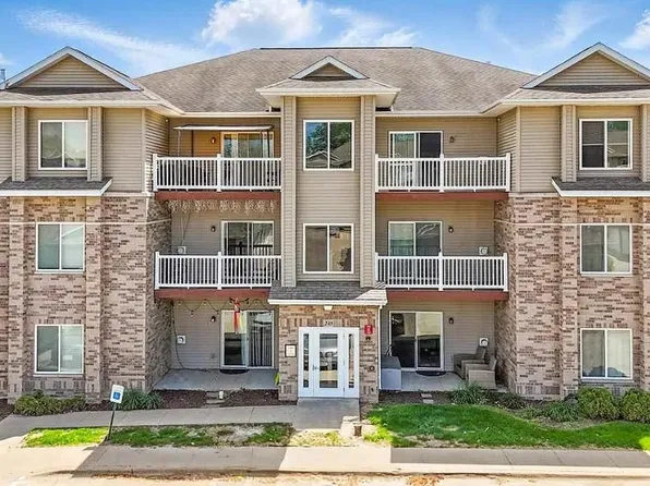 245 Sadler Ln APT 303, North Liberty, IA 52317