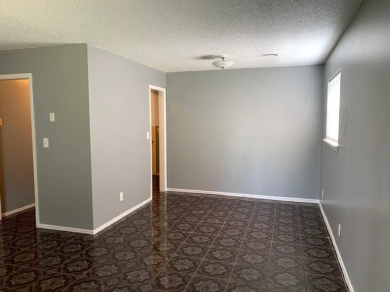 1417 SW 77th Pl — Photo 6