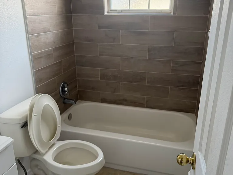 1516 SE Royal Green Cir #G104 — Photo 11