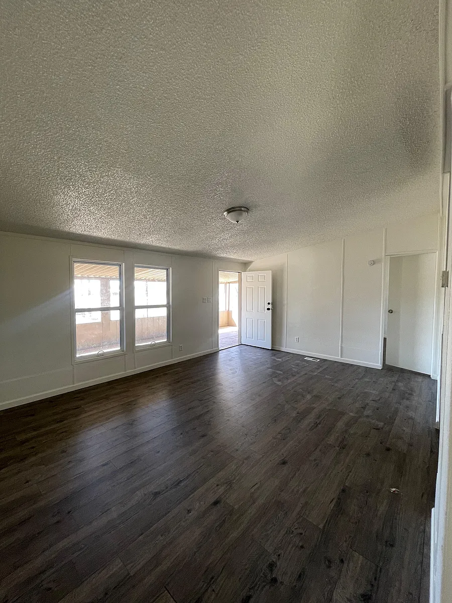 Building Photo - 4030 N Fairview Ave
