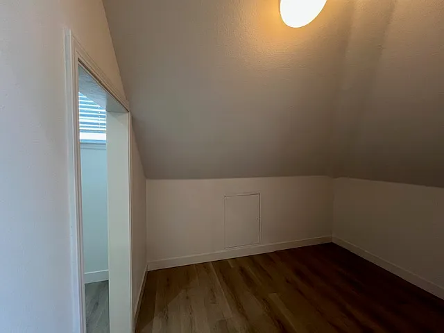 726 Cottage Ct — Photo 12