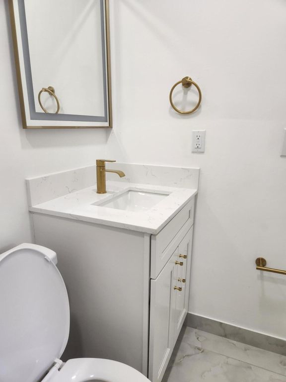 401 SE 1st Avenue, photo 9