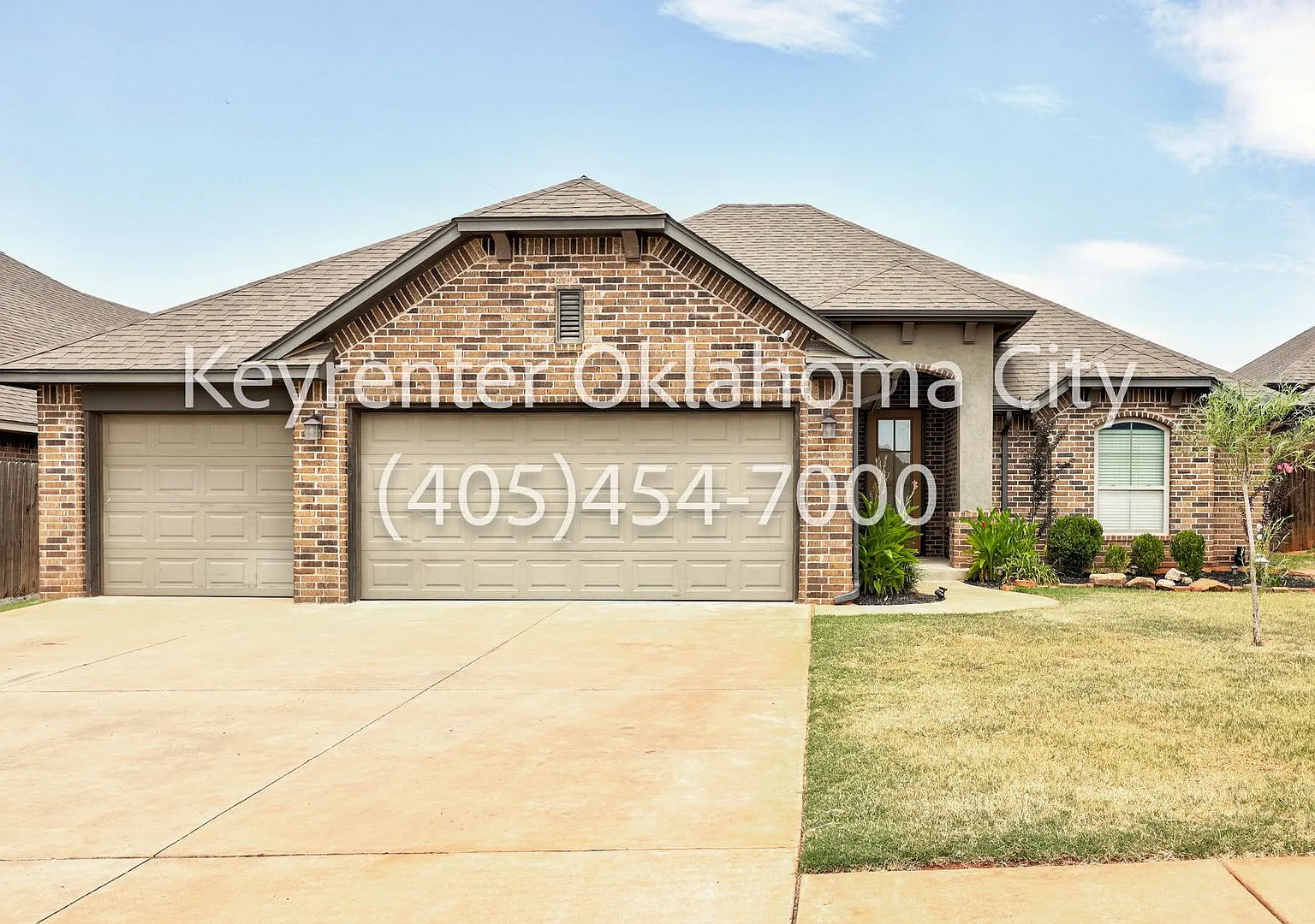 Spacious 4-Bedroom Home in Moore! — Photo 2