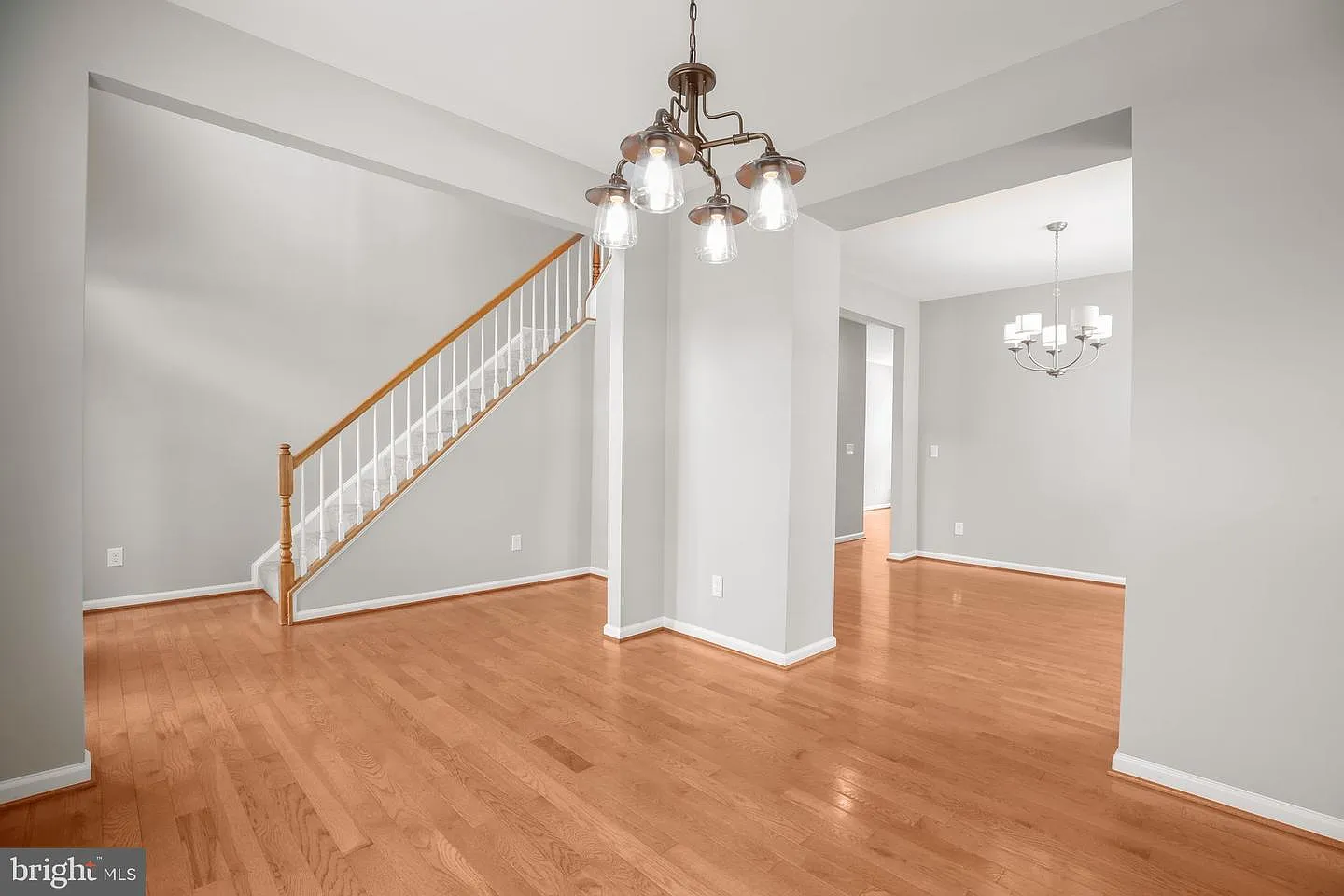 4 bed, 2.5 bath, 2206 sqft, $3,200 — Photo 4